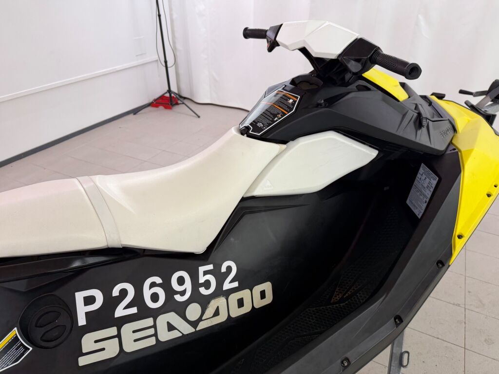 Sea-doo Spark 2015 Keltainen