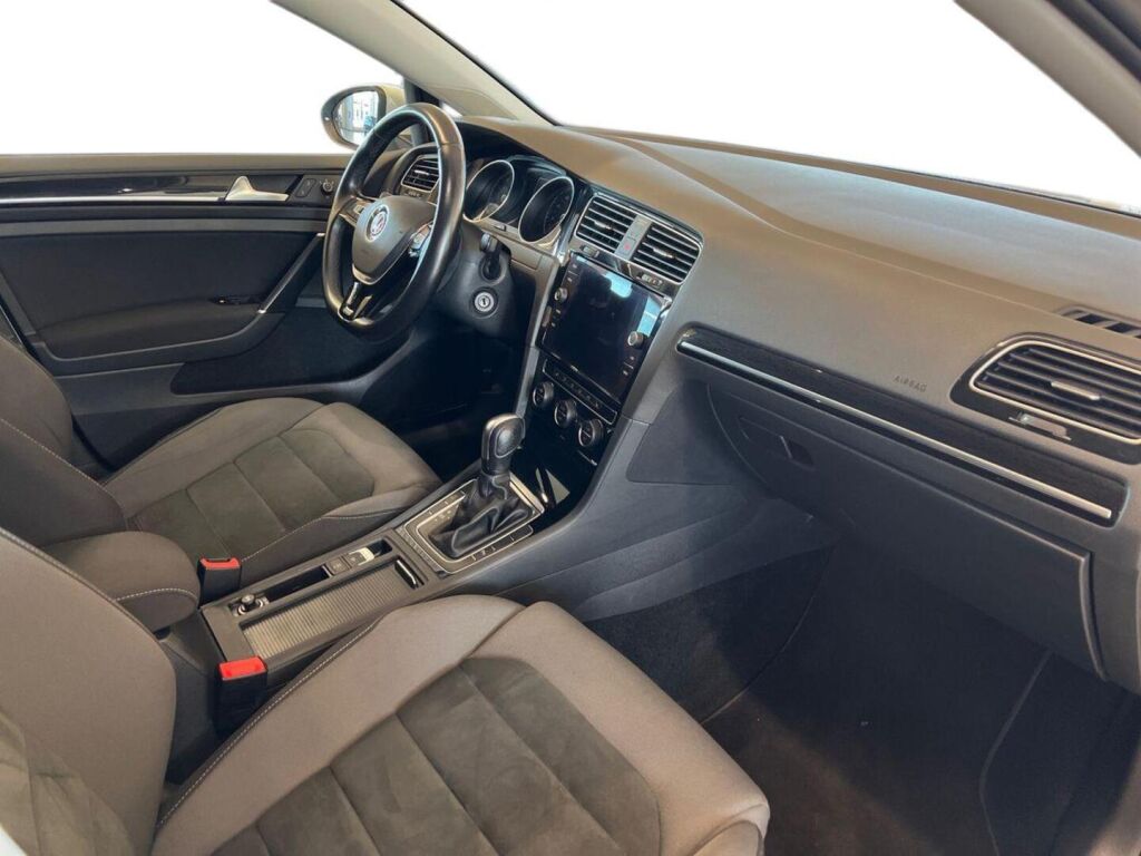 Volkswagen Golf 2021 