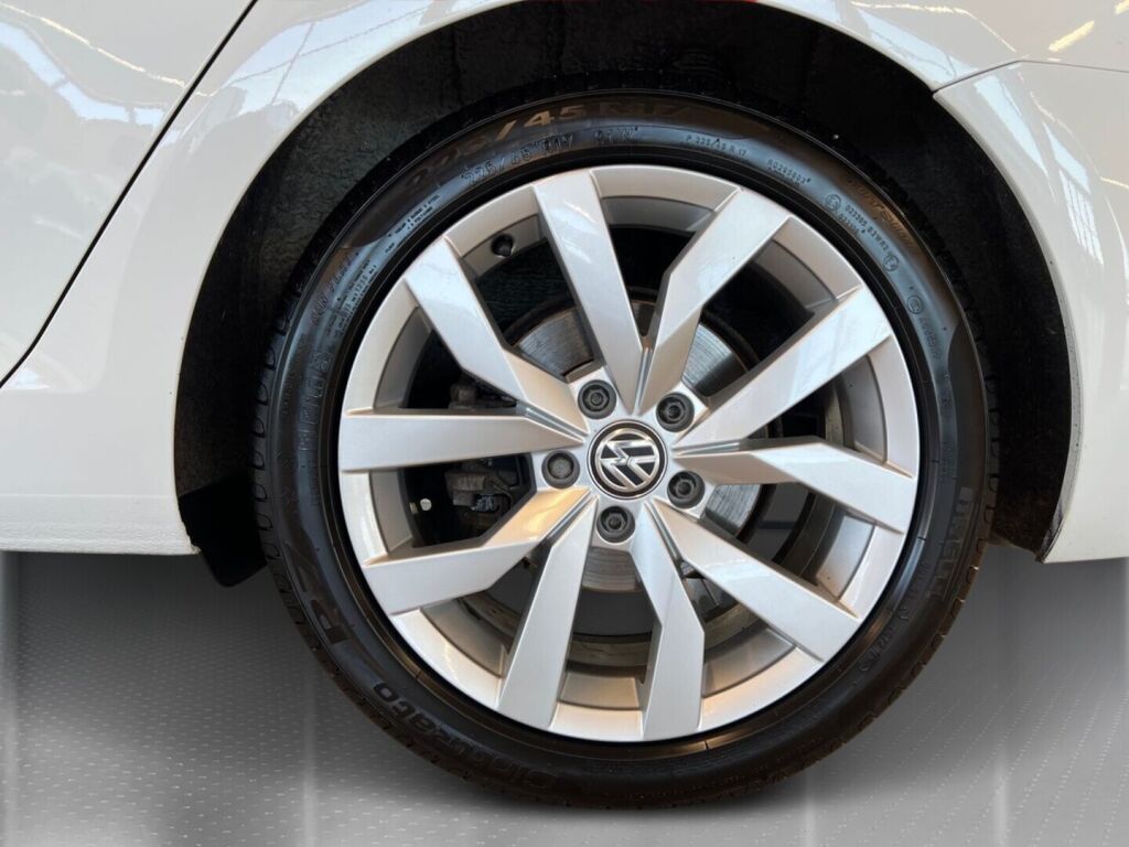 Volkswagen Golf 2021 
