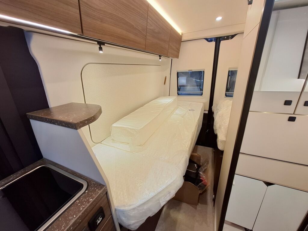 Bürstner HABITON HM 6.0 VAN 2026 Musta