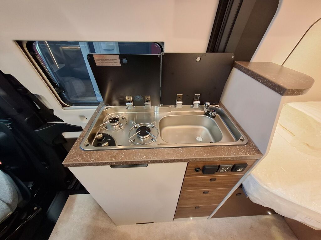 Bürstner HABITON HM 6.0 VAN 2026 Musta