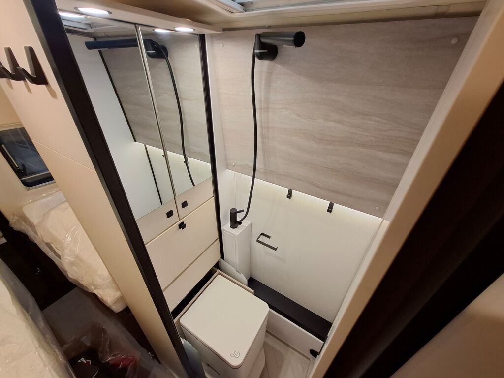 Bürstner HABITON HM 6.0 VAN 2026 Musta