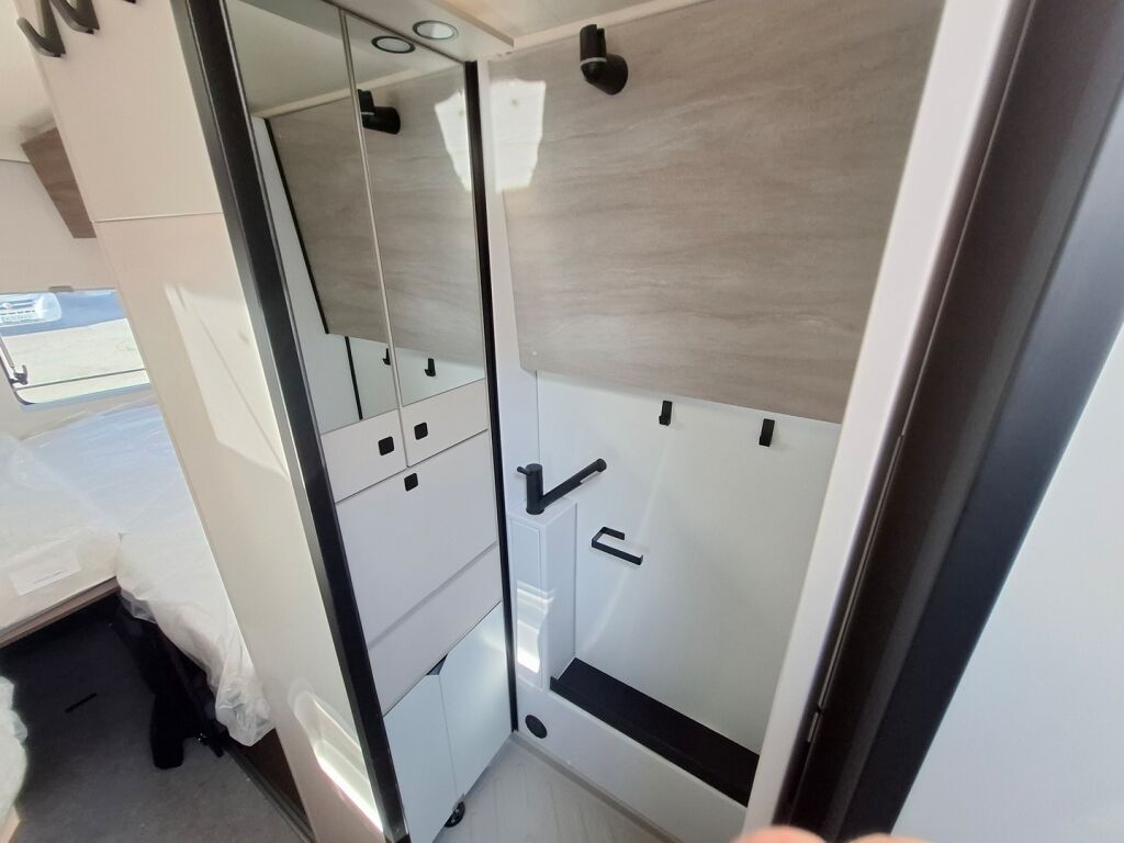 Bürstner HABITON HMX 6.0 VAN 2026 Musta