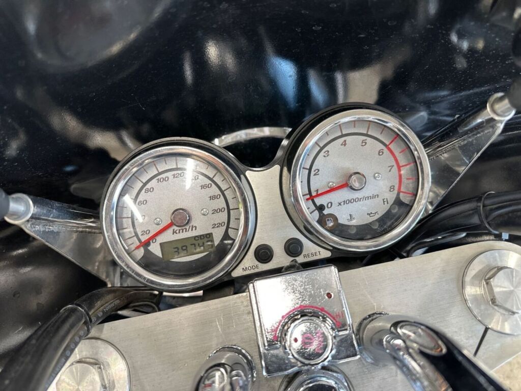 Suzuki VZ 2004 