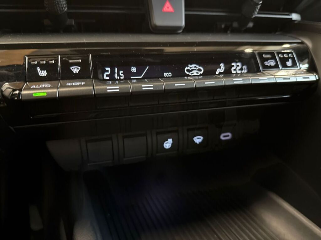 Toyota C-HR 2025 met.harmaa