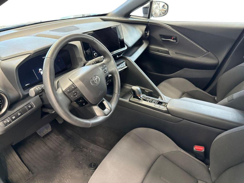 Toyota C-HR 2025 met.harmaa