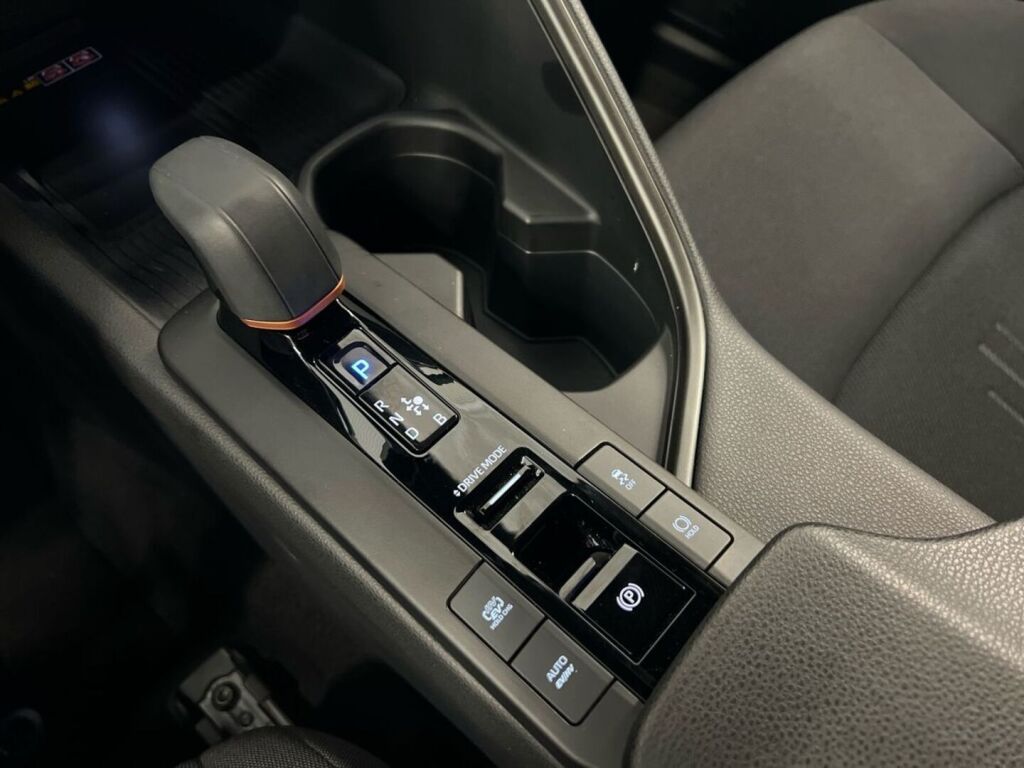 Toyota C-HR 2024 