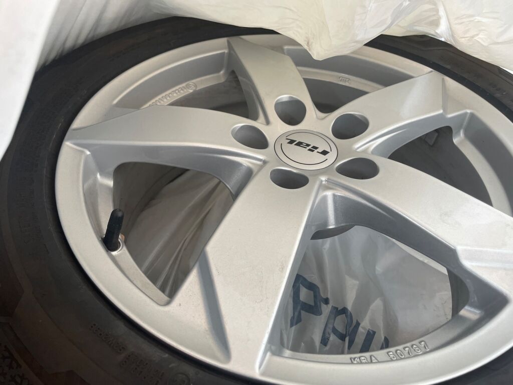 Toyota C-HR 2025 0