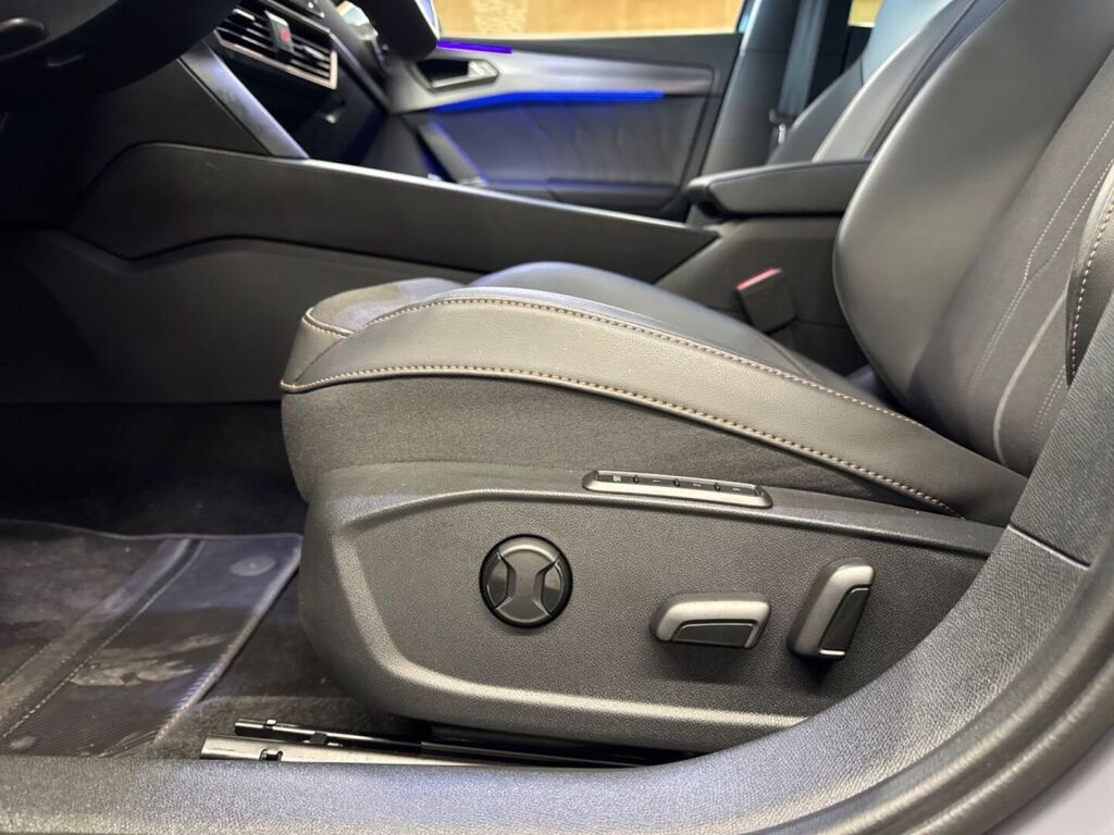 Cupra Leon Sportstourer 2024 Harmaa