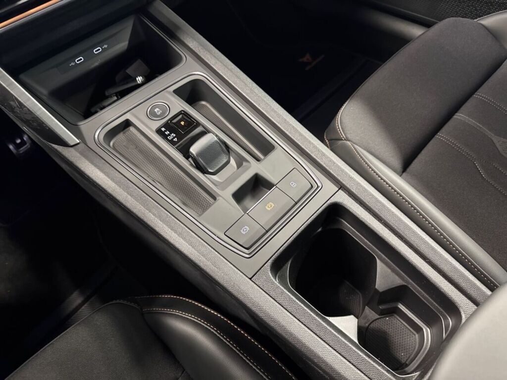 Cupra Leon Sportstourer 2024 Harmaa