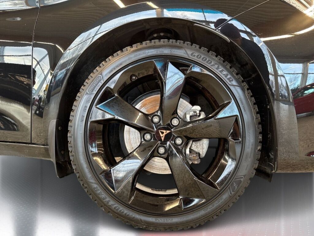 Cupra Leon Sportstourer 2024 Musta