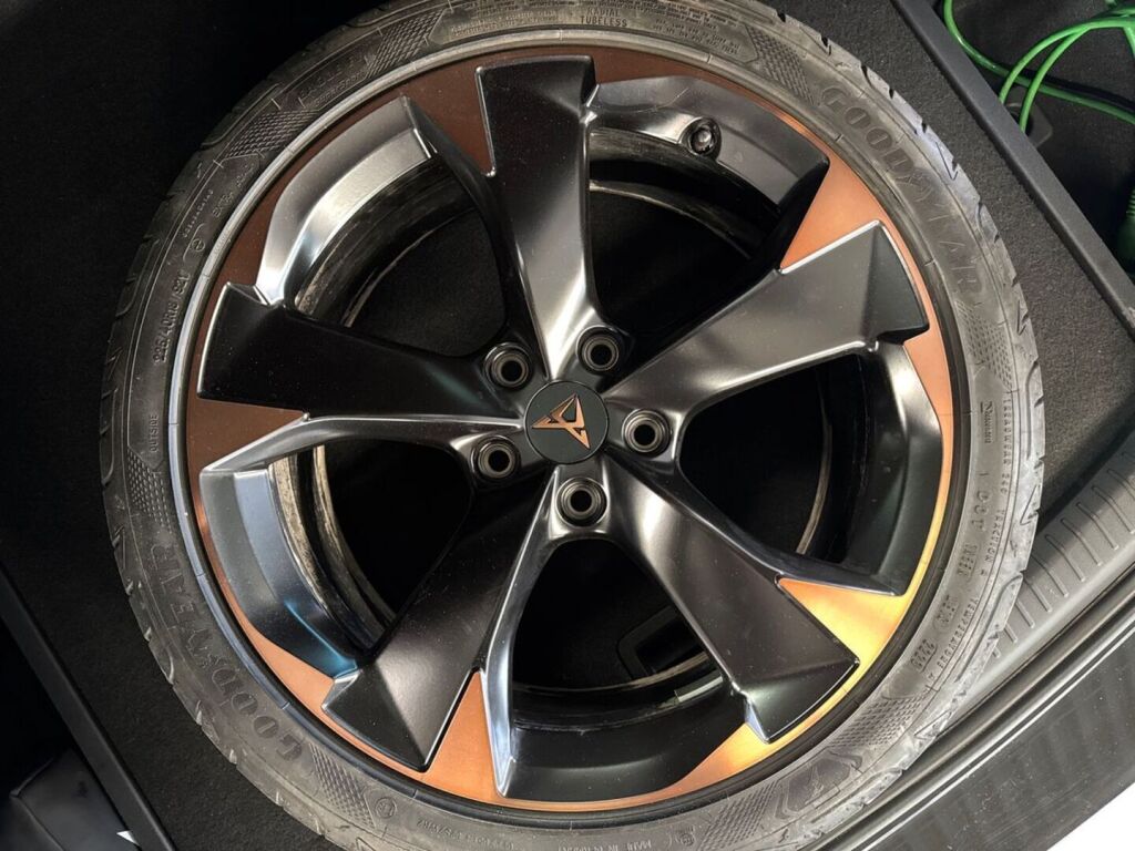 Cupra Leon Sportstourer 2024 Musta