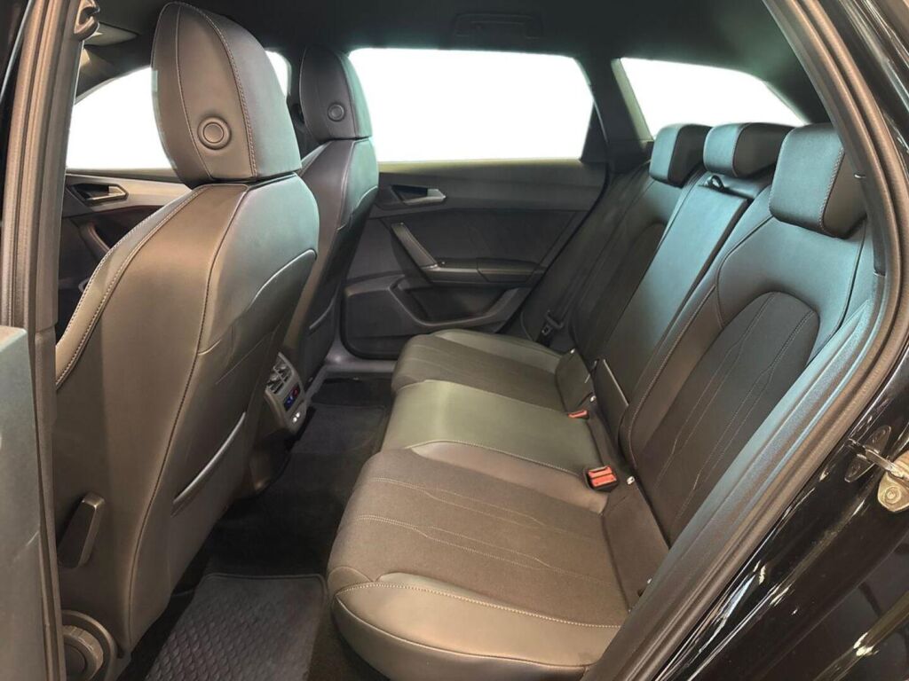 Cupra Leon Sportstourer 2024 Musta