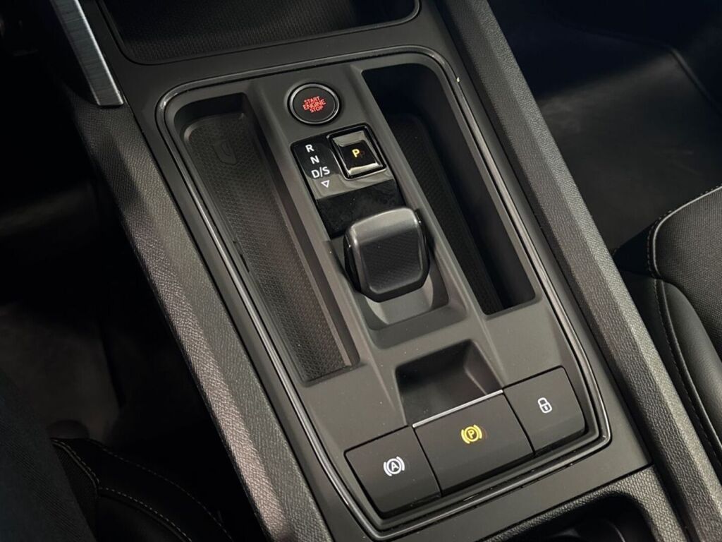 Cupra Leon Sportstourer 2024 Musta