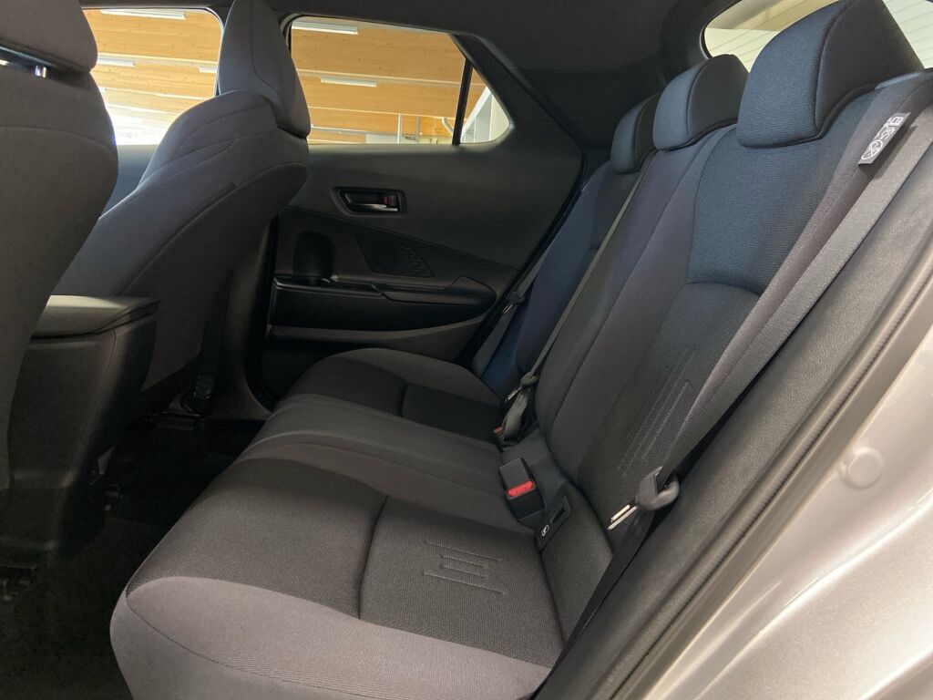 Toyota C-HR 2025 met. harmaa