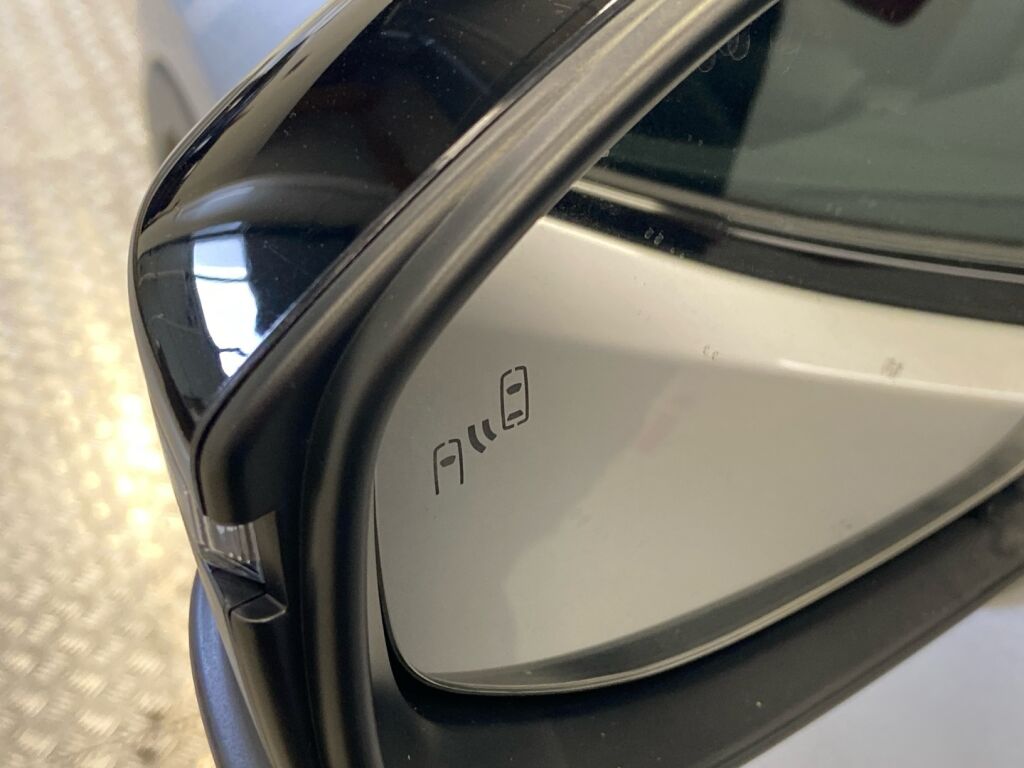 Toyota C-HR 2025 met. harmaa