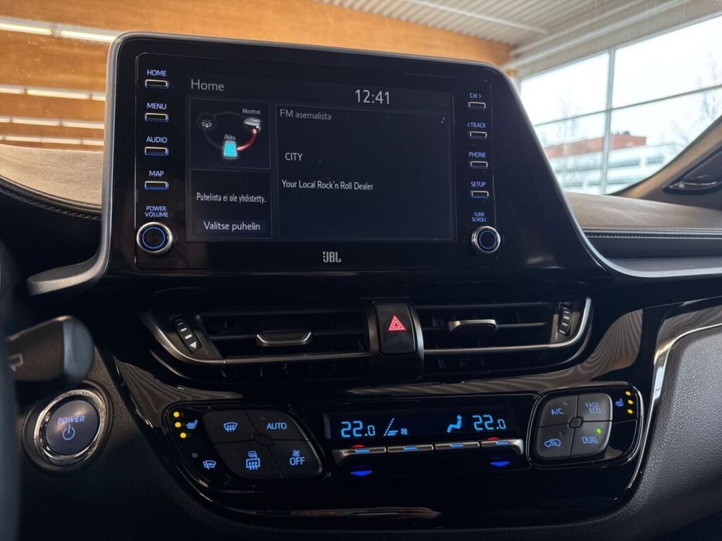 Toyota C-HR 2021 Punainen