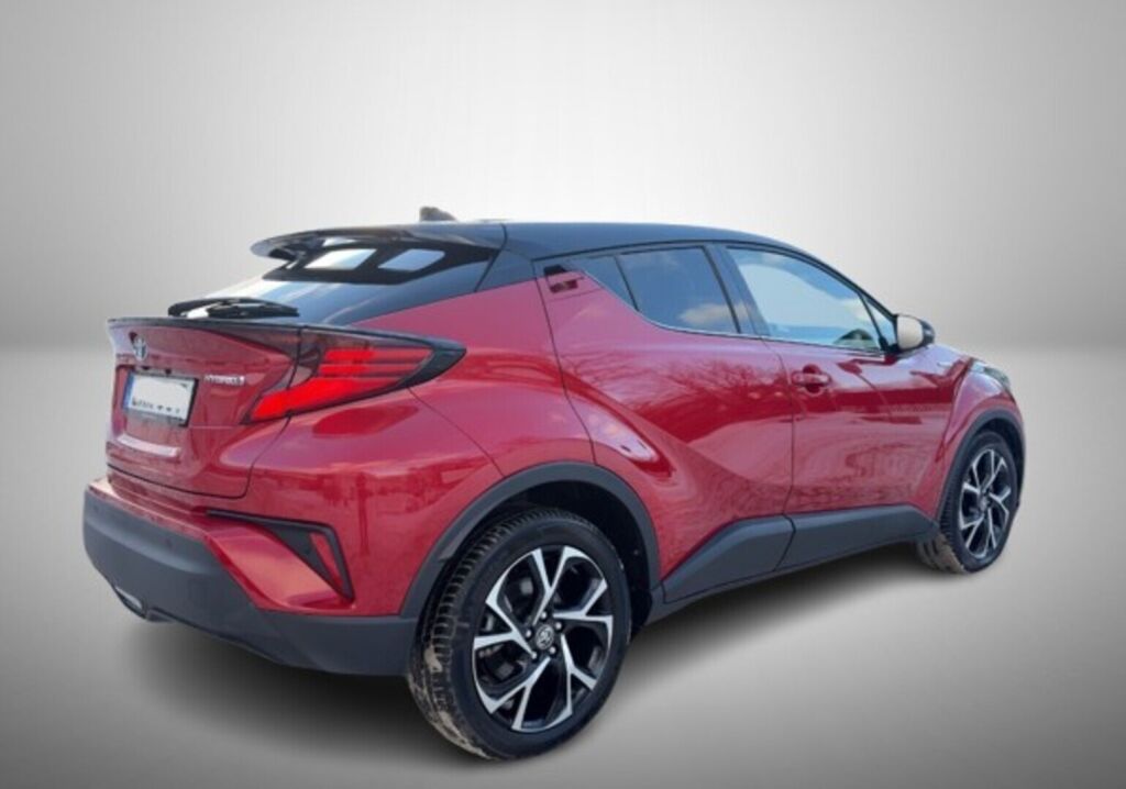 Toyota C-HR 2021 Punainen