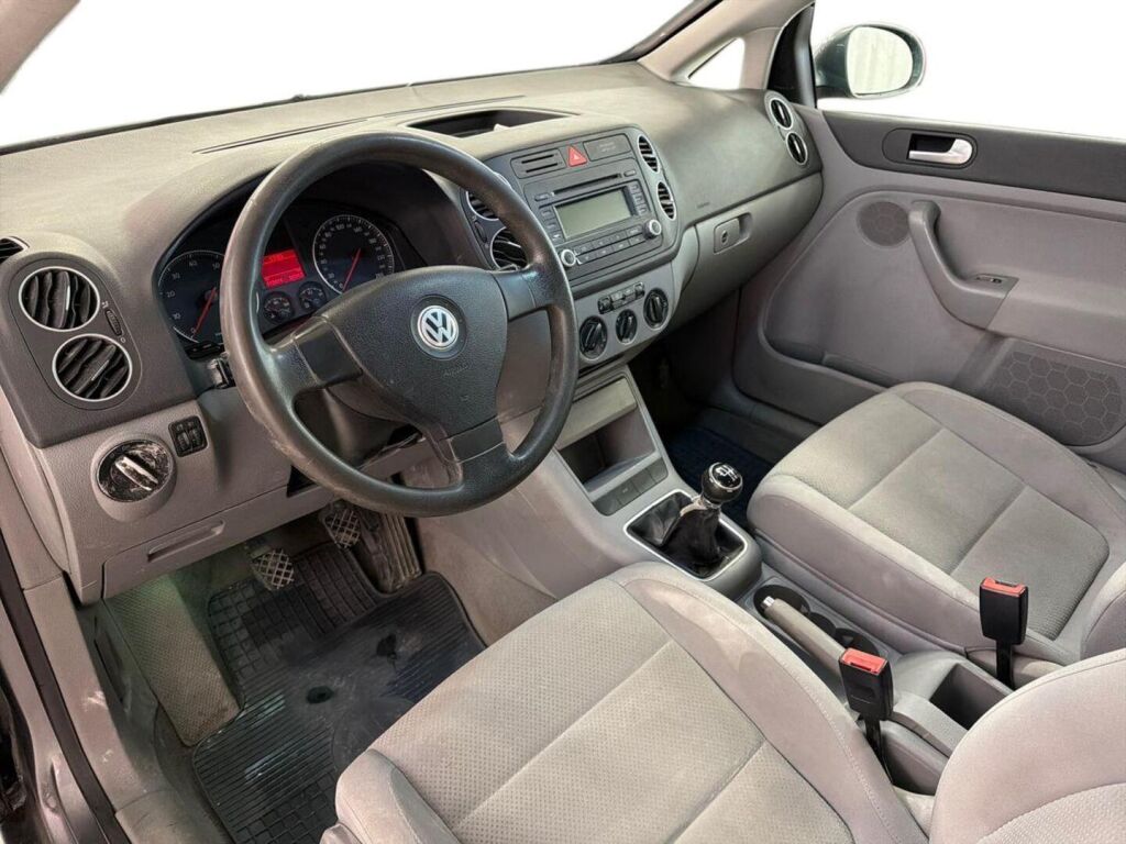 Volkswagen Golf 2005 Harmaa