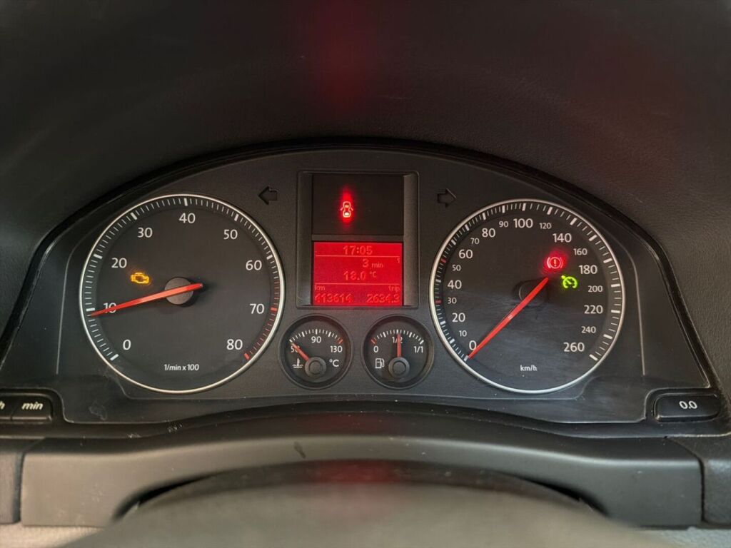 Volkswagen Golf 2005 Harmaa