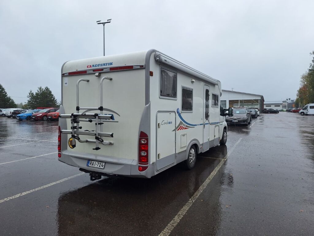 Adria mobil CORAL 2008 Valkoinen