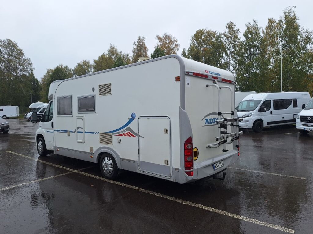 Adria mobil CORAL 2008 Valkoinen