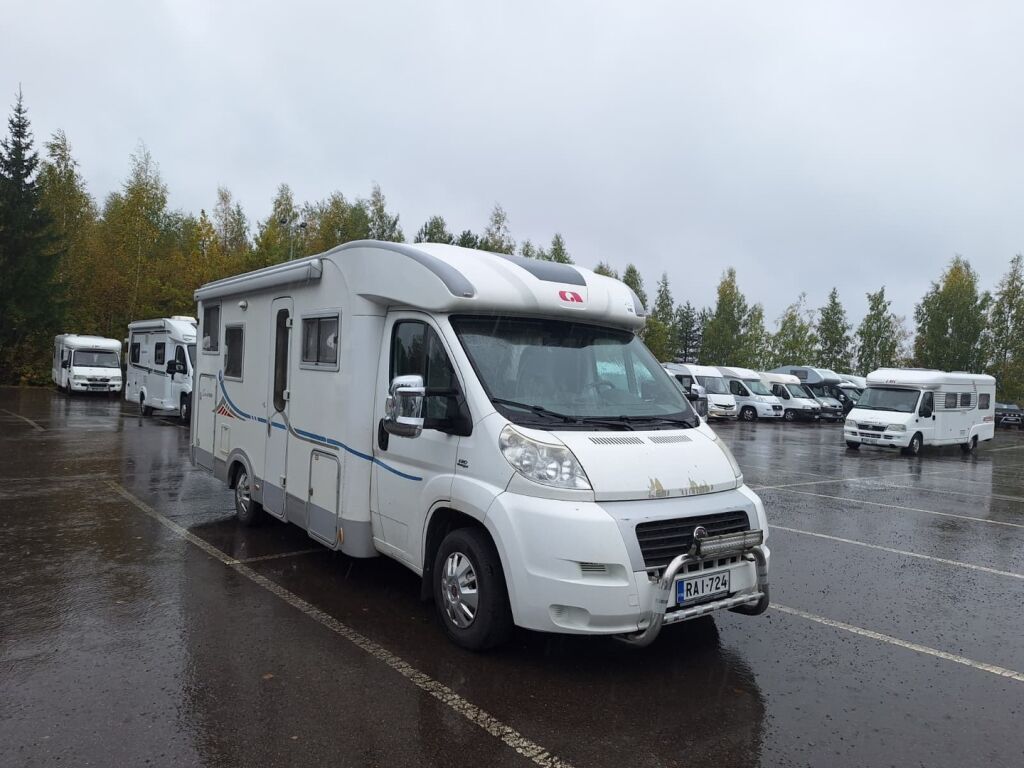Adria mobil CORAL 2008 Valkoinen