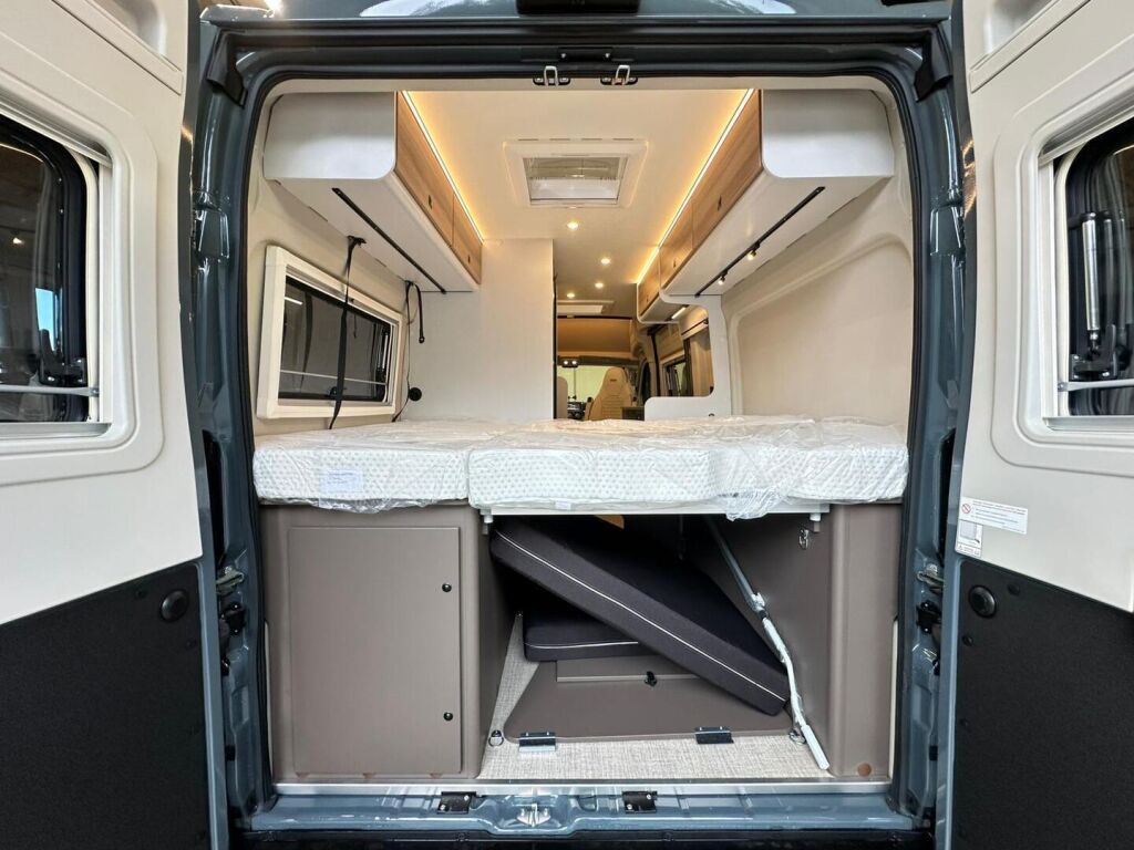 Bürstner B66 EDITION CAMPEO C 600 VAN 2026 Harmaa