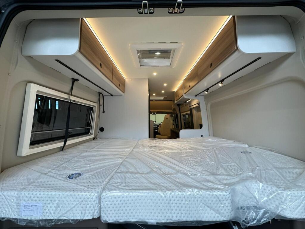 Bürstner B66 EDITION CAMPEO C 600 VAN 2026 Harmaa