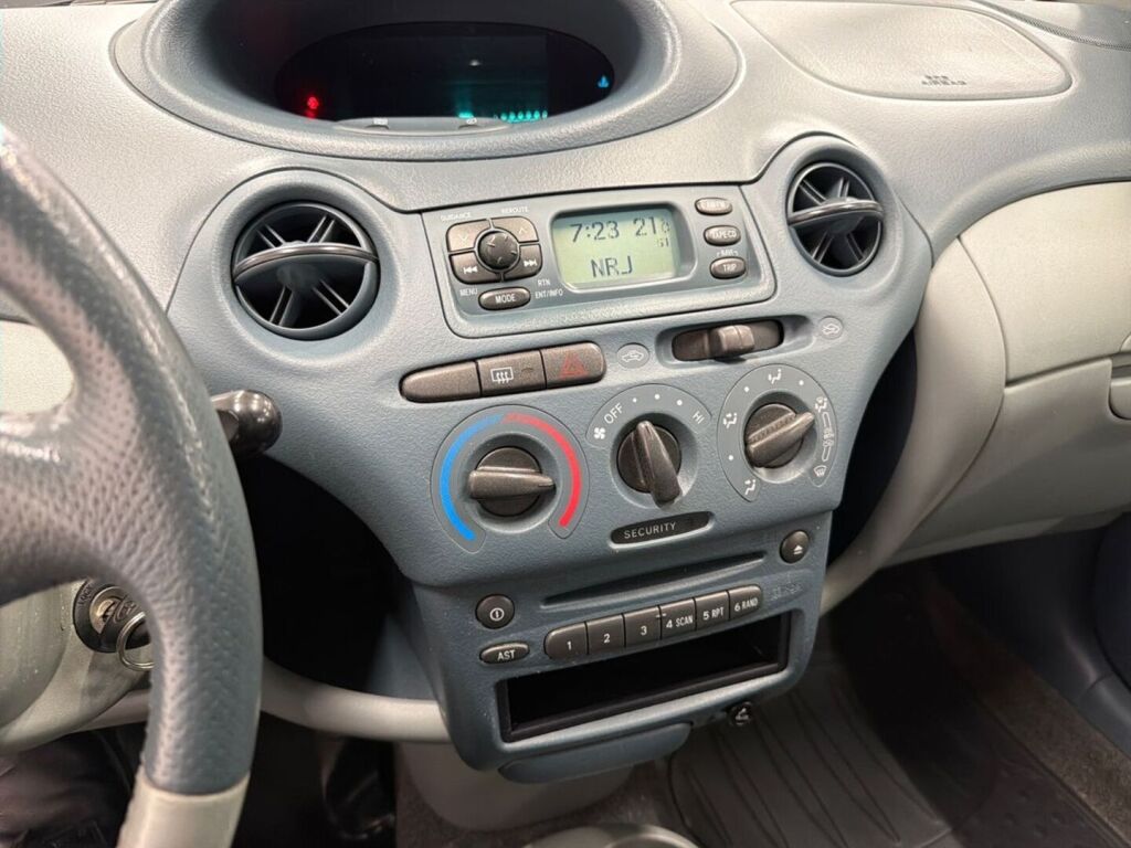 Toyota Yaris 2003 Vihreä