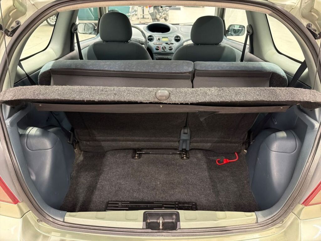 Toyota Yaris 2003 Vihreä