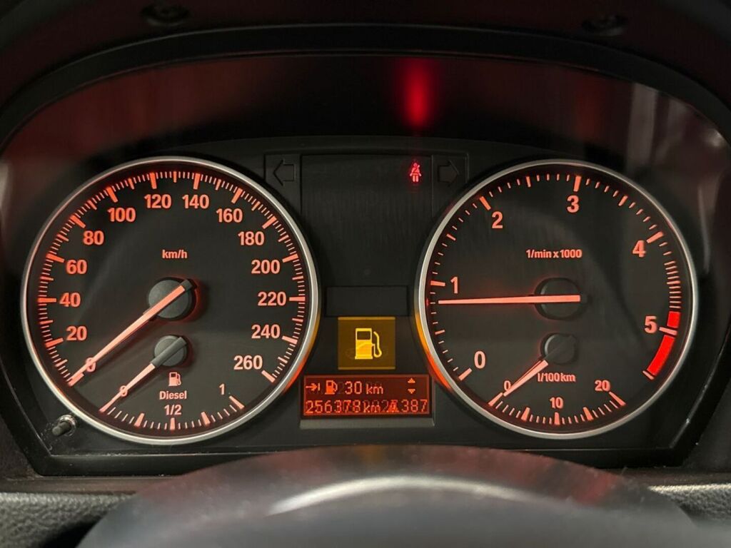 BMW 318 2008 Harmaa