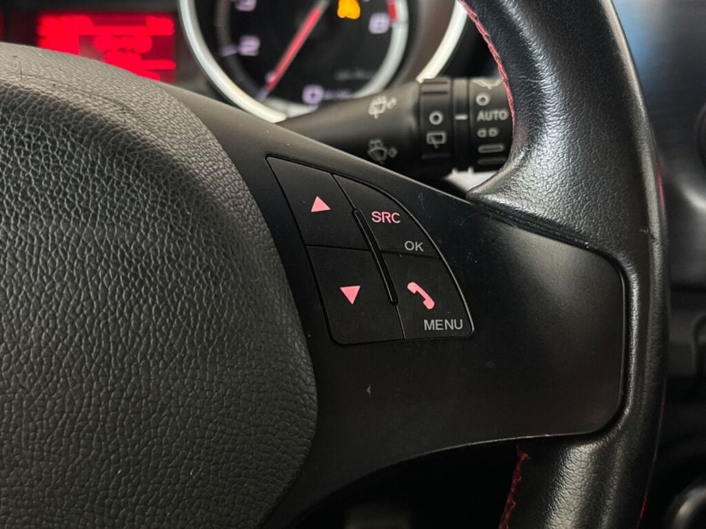 Alfa Romeo Giulietta 2011 Punainen