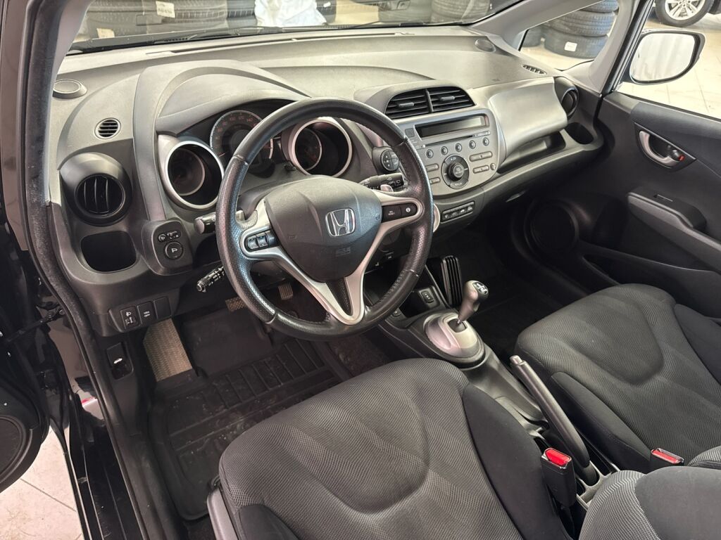 Honda Jazz 2010 Musta