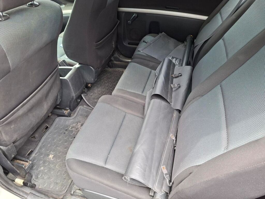 Toyota Corolla Verso 2004 Hopea