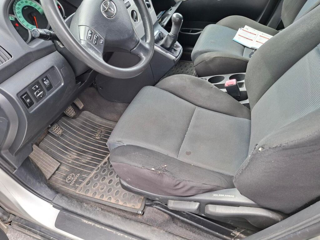 Toyota Corolla Verso 2004 Hopea