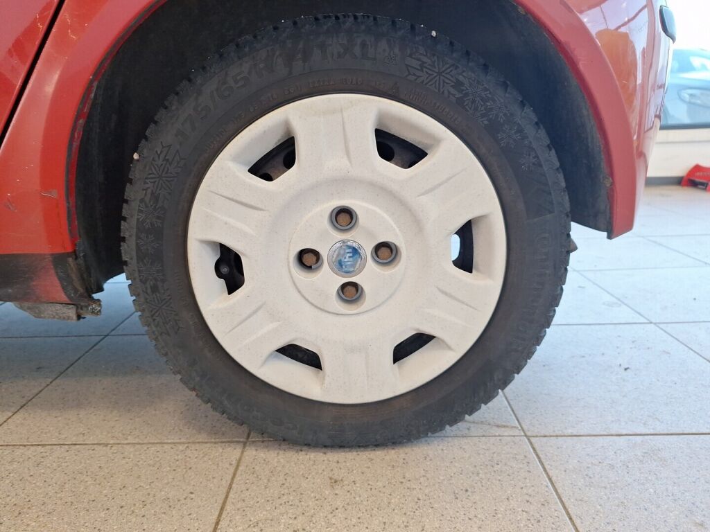 Fiat Punto 2005 Punainen