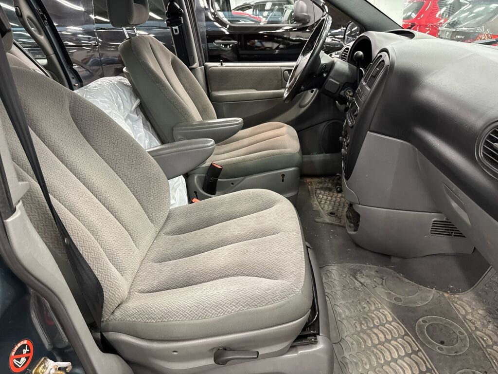 Chrysler Voyager 2007 Harmaa