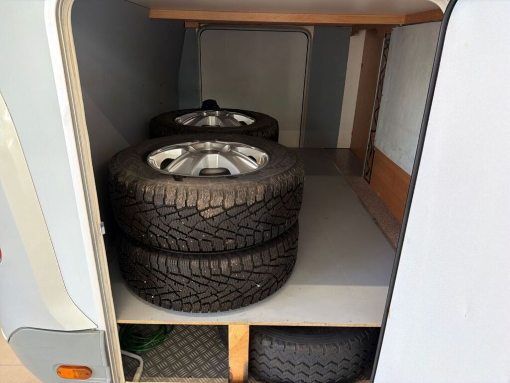 Knaus Sport Traveller 2007 Harmaa