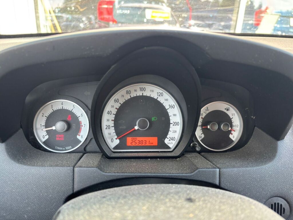 Kia Ceed 2009 Ruskea (beige)