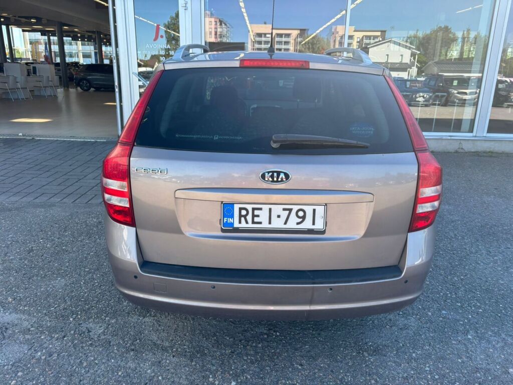 Kia Ceed 2009 Ruskea (beige)