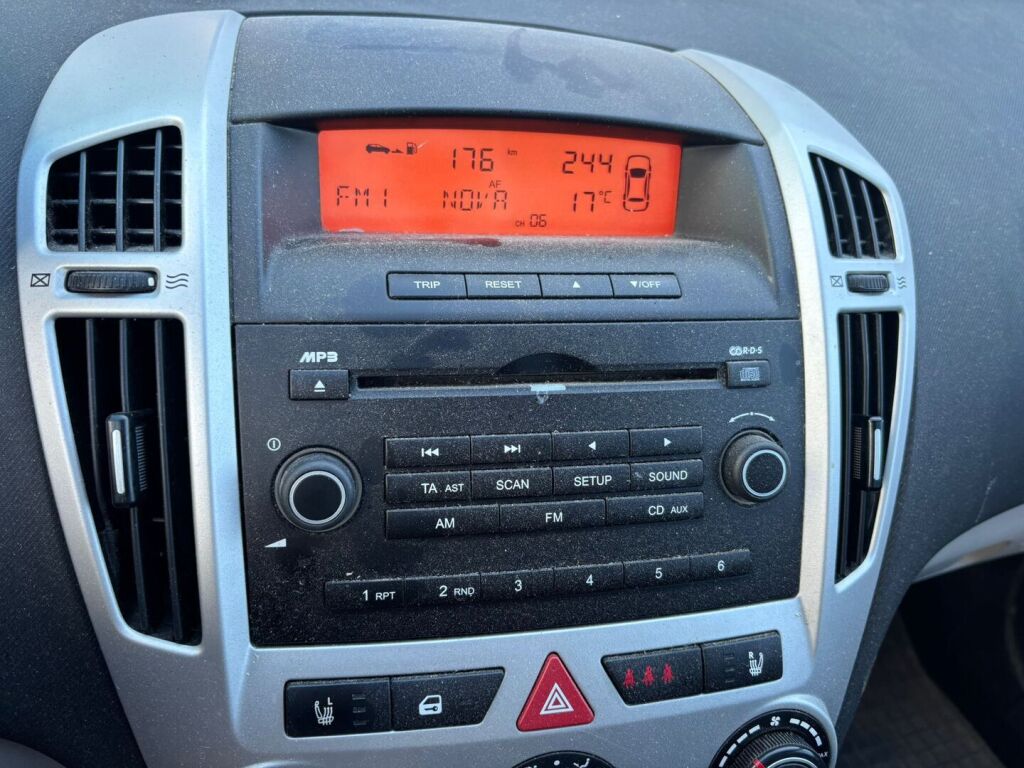 Kia Ceed 2009 Ruskea (beige)
