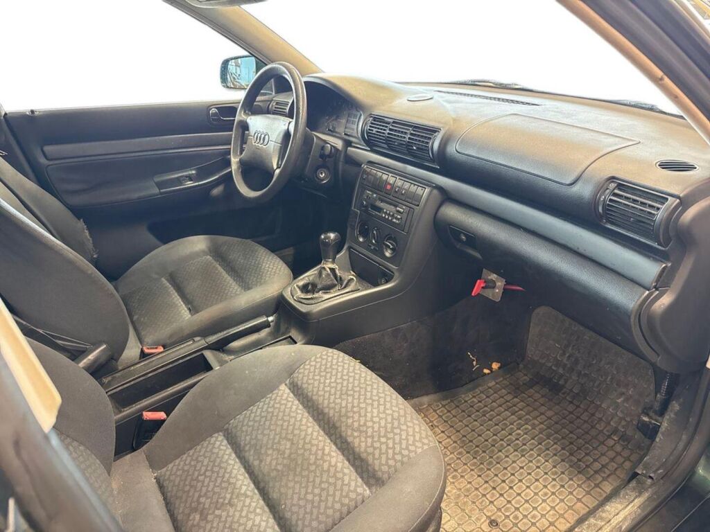 Audi A4 1997 Vihreä