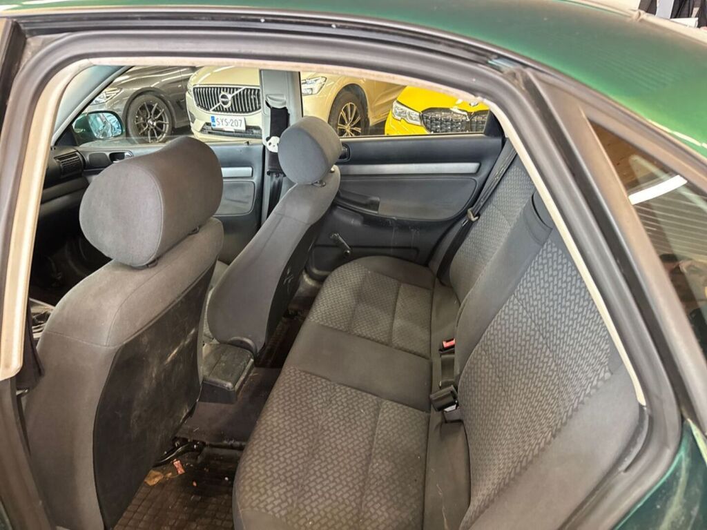 Audi A4 1997 Vihreä