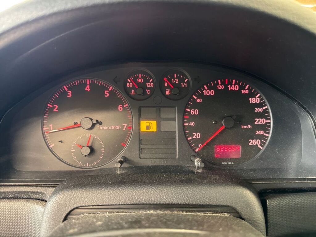 Audi A4 1997 Vihreä