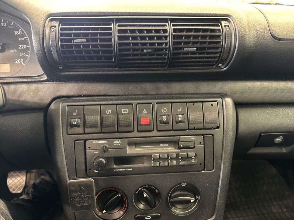 Audi A4 1997 Vihreä