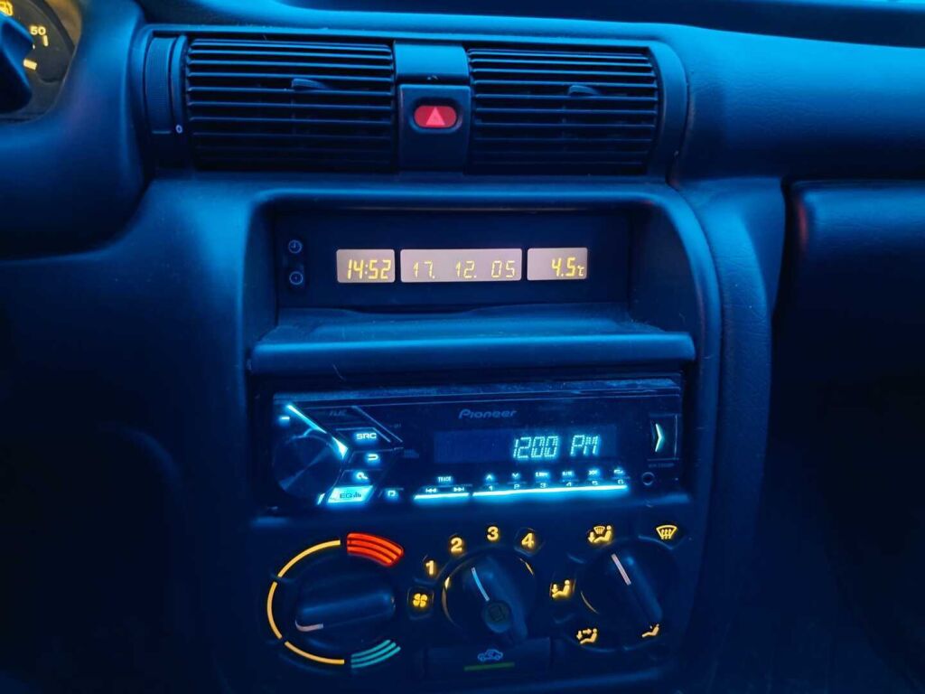 Opel Astra 1997 Punainen