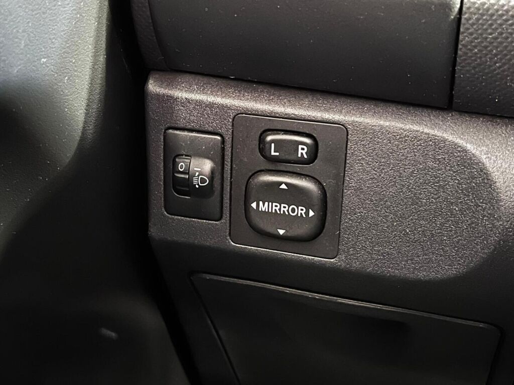 Toyota Yaris 2008 Punainen