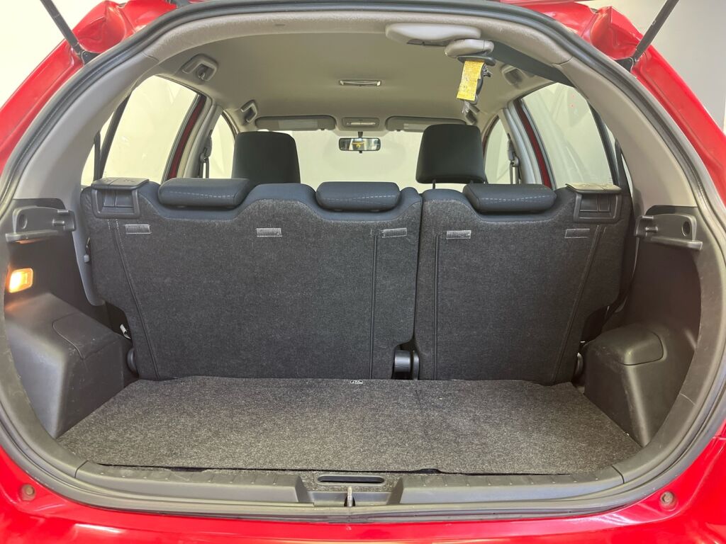 Toyota Yaris 2008 Punainen