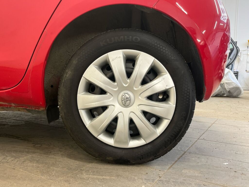 Toyota Yaris 2008 Punainen